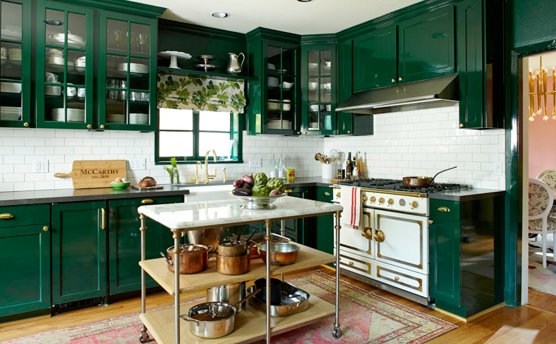 Dark green cabinetry in Vaughan - Home renovation