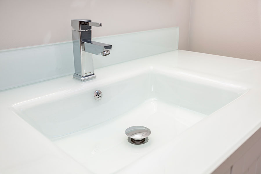 Glas sink with Blanco faucet
