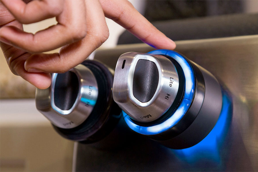 Inirv React - Control your stove's knobs from your smartphone