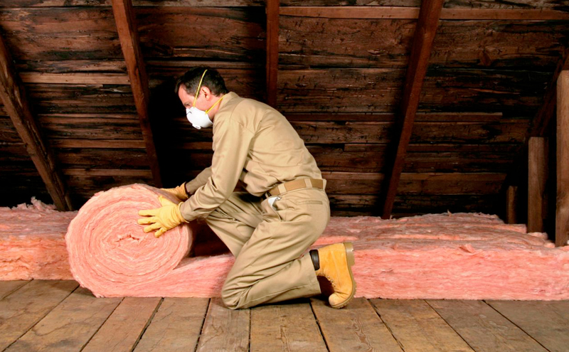 Installing Insulation - Home renovation in vaughan