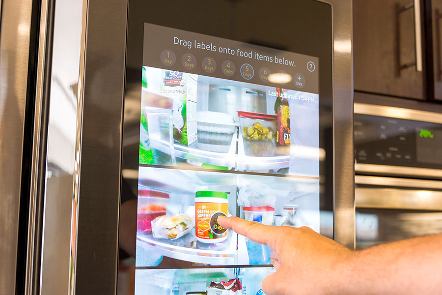 Samsung Family Hug smart refrigerator works as a comunication center for your home.