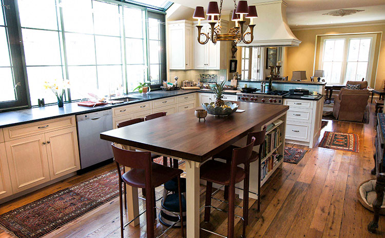 Kitchen remodelling - Use an antique table as a kitchen island