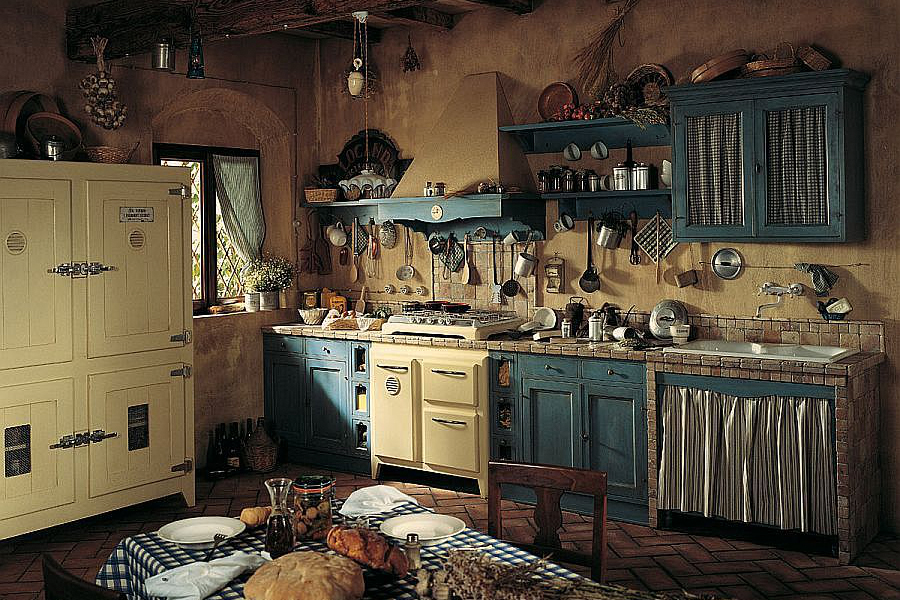 Mediterranean tones for the rustic kitchen look.